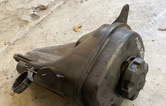 BMW X5 E70 Coolant expansion tank/reservoir 7552546 10834110 PA66GF30