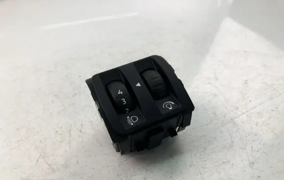 Renault Clio IV Light switch 251900567R