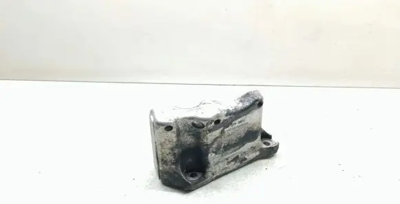 BMW 2 F46 Engine mounting bracket 8511299