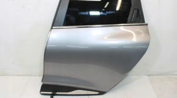 Renault Clio IV Rear door