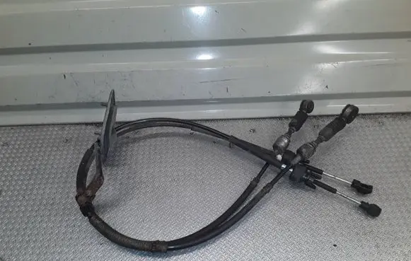Gear shift cable linkage