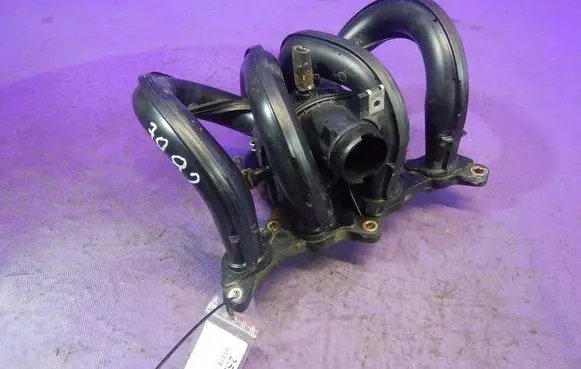 Toyota Yaris Verso Intake manifold