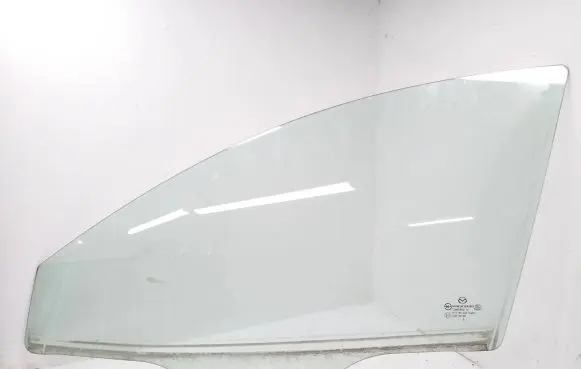 Mazda 3 III Front door window glass four-door