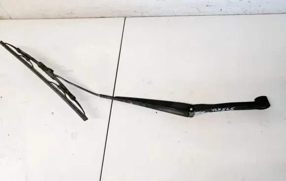 Subaru Legacy Front wiper blade arm