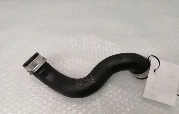 Mercedes-Benz E W212 Engine coolant pipe/hose A2045011682