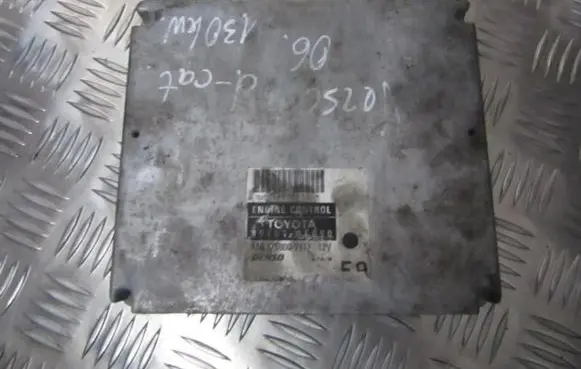Toyota Corolla Verso E121 Engine control unit/module 896610F090 89661-0F090