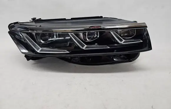 Volkswagen Touareg III Headlight/headlamp 761941082B
