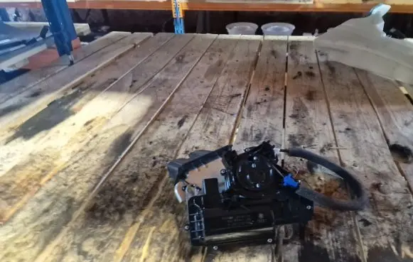 Tailgate/trunk/boot lift motor