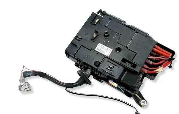 Volkswagen Touareg II Fuse module 7P0937548F