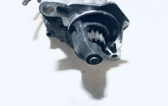 Toyota Yaris Starter motor 281000y020 28100-0y020
