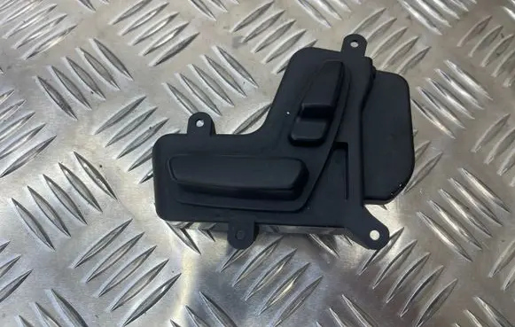 Mercedes-Benz E W211 Seat control switch 2118211358