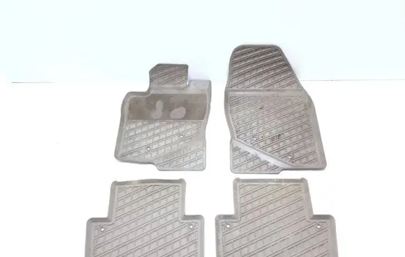 Volvo XC70 Car floor mat set 30660720 09468696