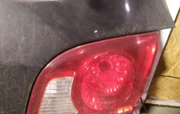 Tailgate rear/tail lights