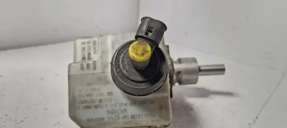 Renault Master II Master brake cylinder 25175879