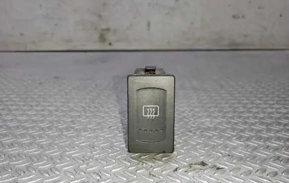 Volkswagen PASSAT B5.5 Windscreen/window heater switch 3B0959621
