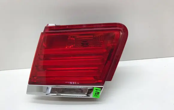 BMW 7 F01 F02 F03 F04 Tailgate rear/tail lights 7182206 HKF01T2RH