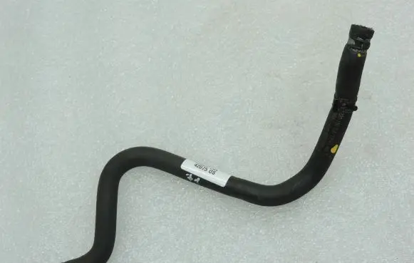Opel Insignia A Engine coolant pipe/hose 1336866 13220154