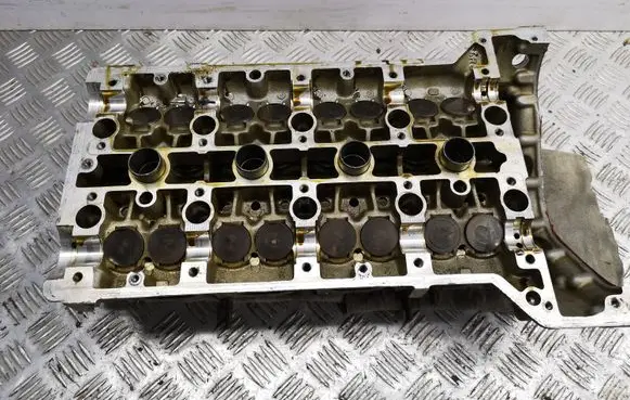 Mercedes-Benz CLK A208 C208 Engine head 