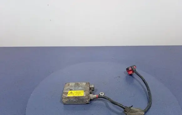 Volkswagen PASSAT B5.5 Voltage converter/converter module 5DV007760-61
