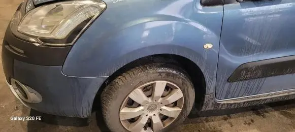 Peugeot Partner Fender
