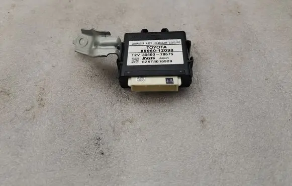 Toyota Auris 150 Light module LCM 6ZKT8016928 8996012210 3560078675