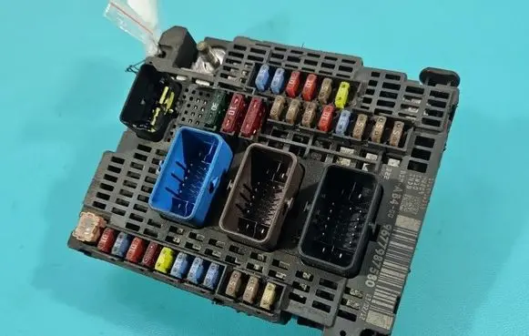 Peugeot 508 Central body control module 9677987580 IMPRK1530053