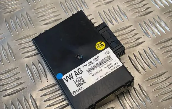 Volkswagen Touareg II Gateway control module 7P6907530C 7P6907530A