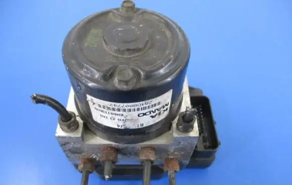KIA Carens I ABS Pump 0K2FD437A0