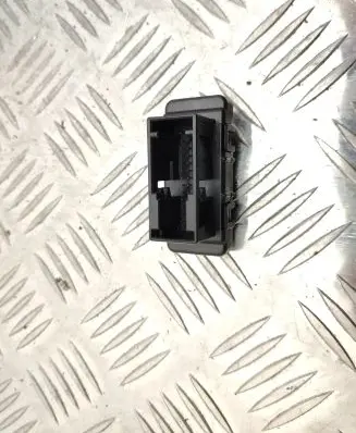 BMW 3 G20 G21 Current control relay 58650910