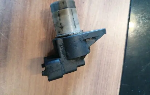 Mercedes-Benz E W211 Camshaft position sensor A0031539728