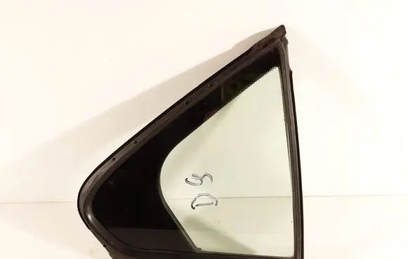 Rear vent window glass