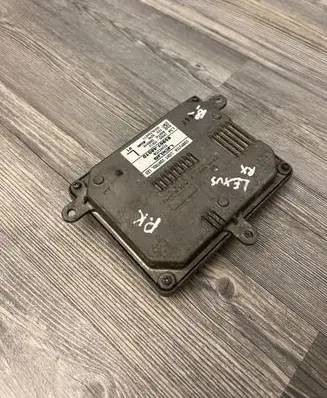 Lexus RX 450H Xenon control unit/module 8596748010 3390070613