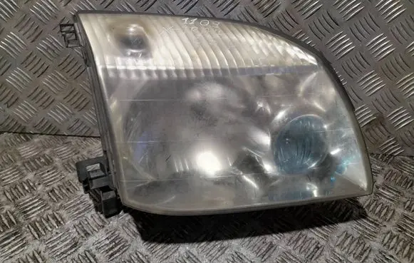 Nissan X-Trail T30 Headlight/headlamp