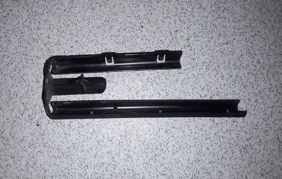 BMW 5 E39 Front driver seat rail trim 8207206