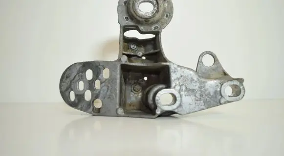 Audi A4 S4 B5 8D Engine mounting bracket 4B0199351B