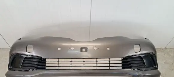 Toyota Auris E180 Front bumper 52119-02K40 Z2364
