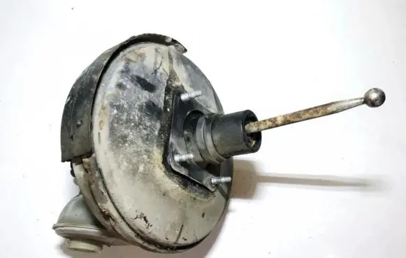 Volkswagen Golf III Brake booster 1h1612105b