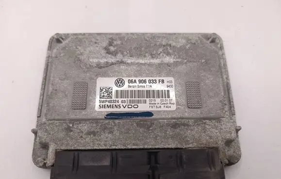 Skoda Octavia Mk2 (1Z) Engine control unit/module 06A906033FB 5WP40324