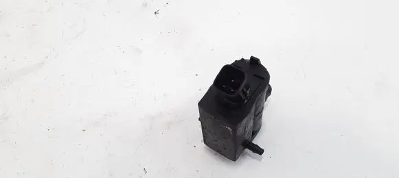 KIA Sorento Windscreen/windshield washer pump