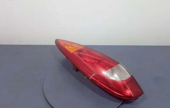 Nissan Almera Tino Rear/tail lights