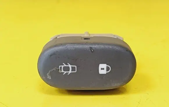 Renault Clio II Central locking switch button 038167A