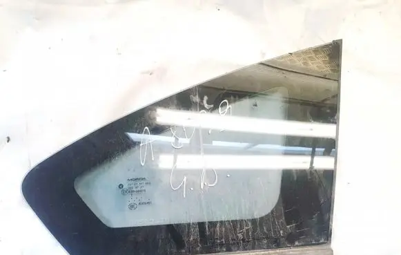 Dodge Caliber Rear side window