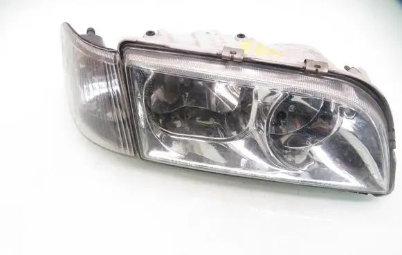 Volvo S40, V40 Headlight/headlamp 7731109R