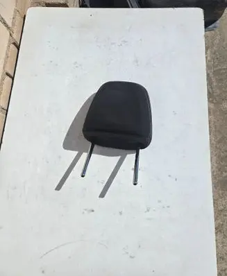 Toyota RAV 4 (XA40) Front seat headrest 