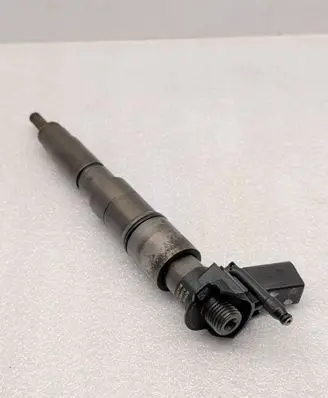 BMW 5 E60 E61 Fuel injector 7796042 0445115050