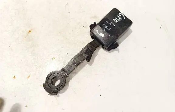 Rear seatbelt buckle