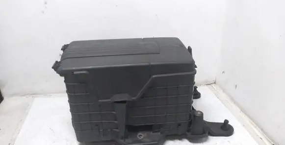 Volkswagen PASSAT B6 Battery box tray 1K0915333C