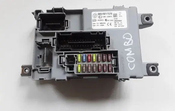 Opel Combo D Fuse module 00519217570