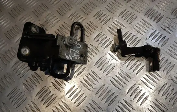 Volkswagen Touran I Rear door hinge set 2944
