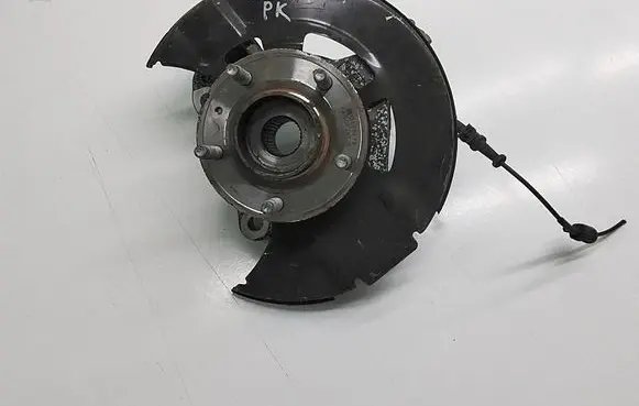 Opel Zafira C Front wheel hub 13248526